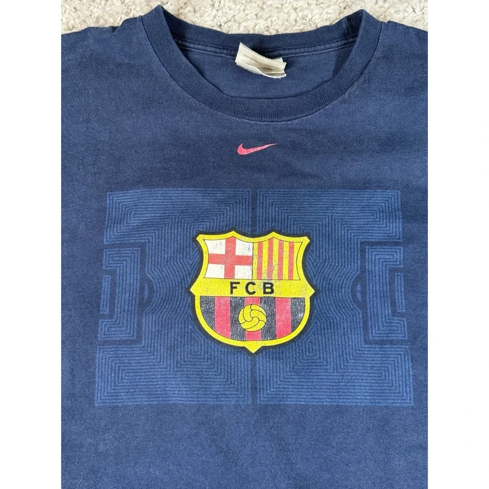 Vintage 90s 00s Barcelona Nike Center Swoosh Soccer Logo CBF T-Shirt Size Medium